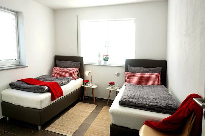 Ganze Wohnung, Großzügige Ferienwohnung mit Terrasse & 3 Schlafzimmern auf der Schwäbischen Alb in Blaubeuren, Blaubeuren Region