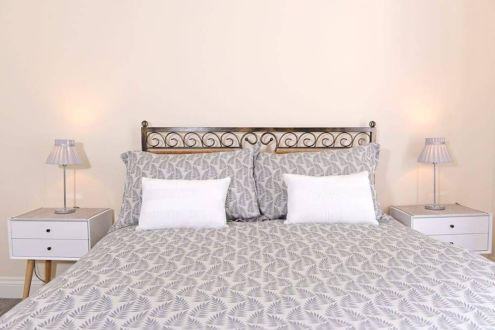 Entire apartment, Spotless 2-bed apartment with gentle ramp access in central Eastbourne for 4 in Eastbourne, East Sussex