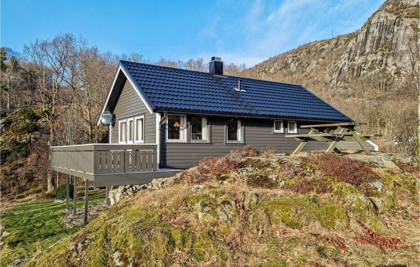 Feriehus for 8 personer med hage in Lyngdal