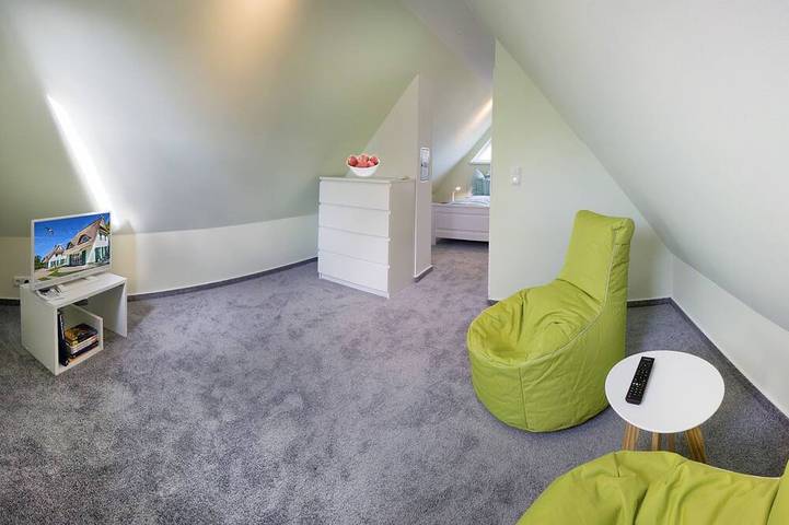 Drööm under thatch 1, 3 to 4 bedrooms, 2 bathrooms, fireplace... in Rerik, Neubukow-Salzhaff