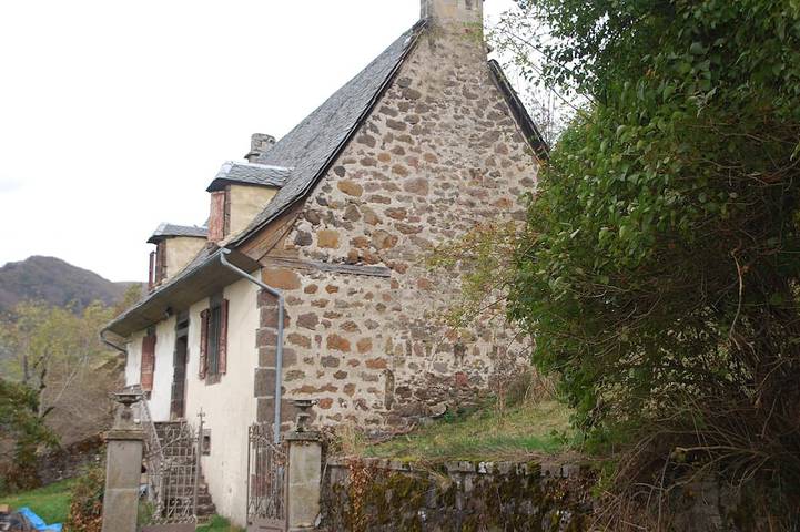 Location de vacances pour 10 personnes, avec Jardin à Saint-Cirgues-de-Jordanne