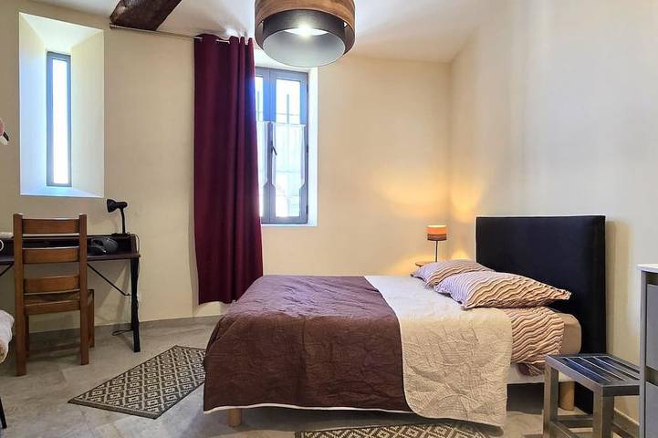 Gîte pour 12 personnes, avec terrasse à Mareil-le-Guyon - 4