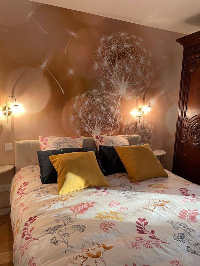 Chambre d’hôte pour 4 personnes, avec piscine ainsi que jardin et vue dans Orne