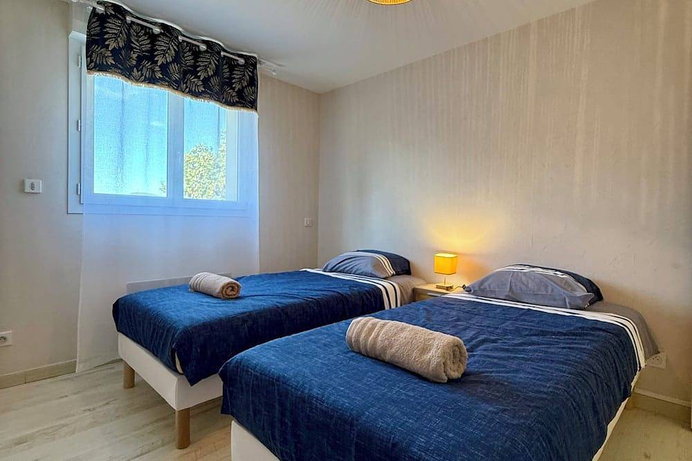Appartement entier, Gîte 4★ Le Puy-en-Velay • Jacuzzi privatif • Terrasse calme • Parking in Espaly-Saint-Marcel, Haute-Loire