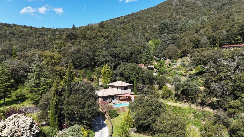 Location de vacances pour 6 personnes, avec piscine ainsi que vue et jardin, animaux acceptés à Saint-André-de-Majencoules - 3
