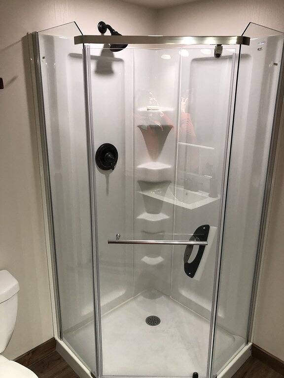 4 Mile Creek Cabin (Creekside) - verfügbar für Weihnachten in Whitewater Ski Resort