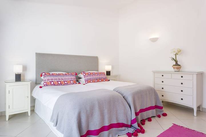 Villa mit eigenem beheizten Pool im Herzen des Vale Do Lobo in Vale do Lobo, Almancil