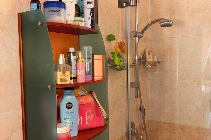 Atemberaubende neue Villa mit privatem Pool und Meerblick in Capitana, Quartu Sant'Elena