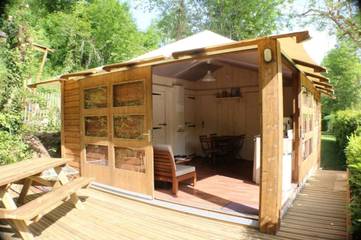 Cabane En Bois pour 5 Personnes dans Saint-Constant-Fournoulès, Région d'Aurillac, Photo 2