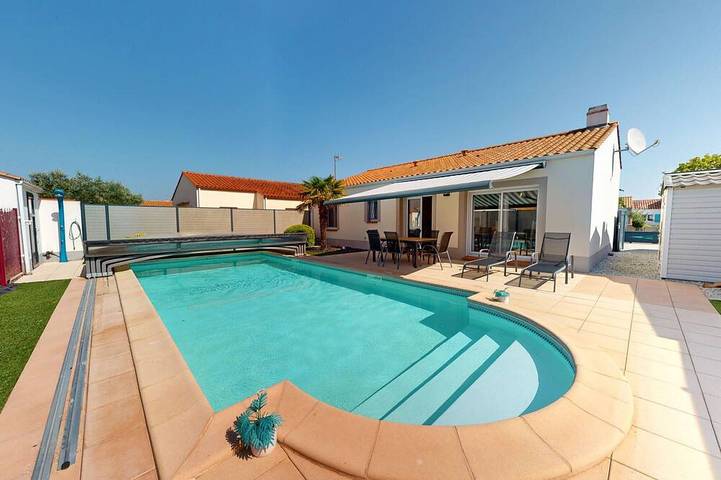 Ferienhaus für 6 Personen, mit Terrasse und Garten sowie Pool