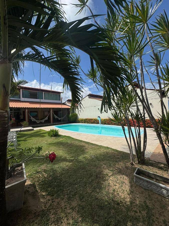 Casas e apartamentos de temporada para 12 pessoas, com jardim e piscina e ainda terraço and vista em Coruripe