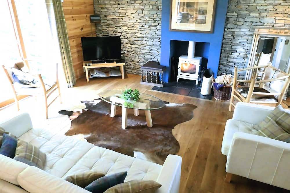 Exceptional! The Byre, overlooking the Cairngorms. in Newtonmore, Cairngorms National Park