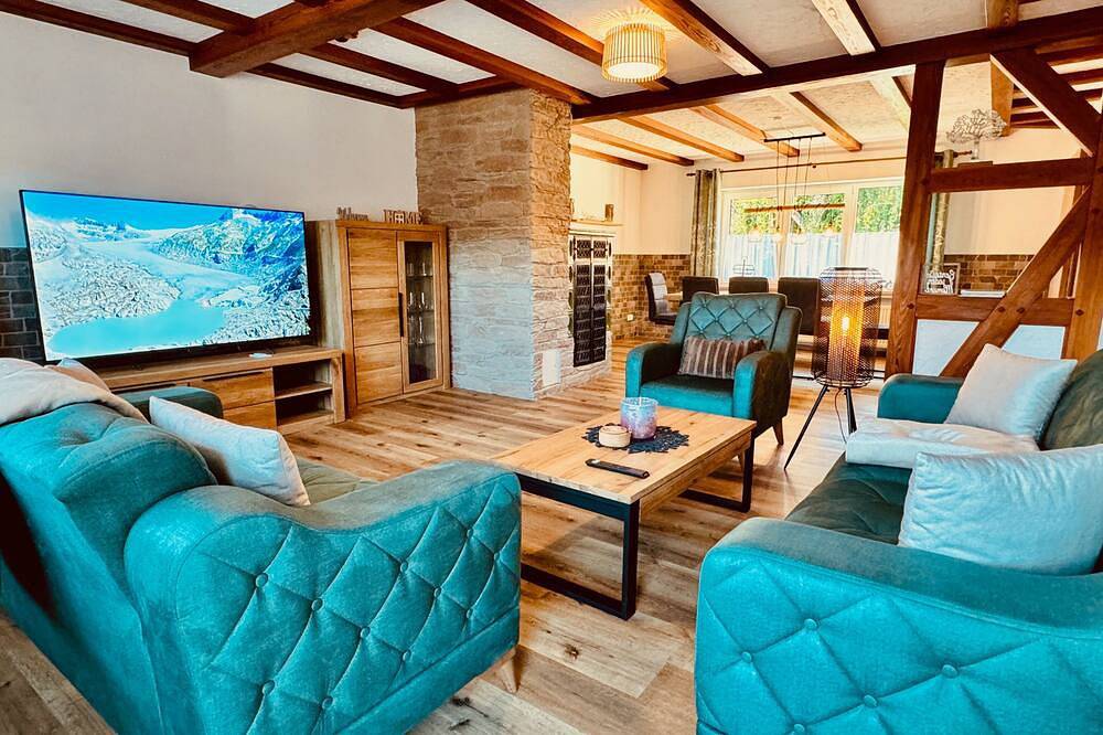 Ganzes Haus - Terrasse - Grill - Spielplatz - Spielzimmer Ferienhaus Taufstein 2 in Herbstein, Vogelsberg Region