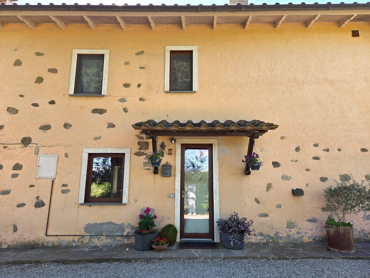 Room '"Tra Gli Ulivi E Il Panorama"' with Mountain View, Private Garden and Wi-Fi in Orvieto, Terni Province