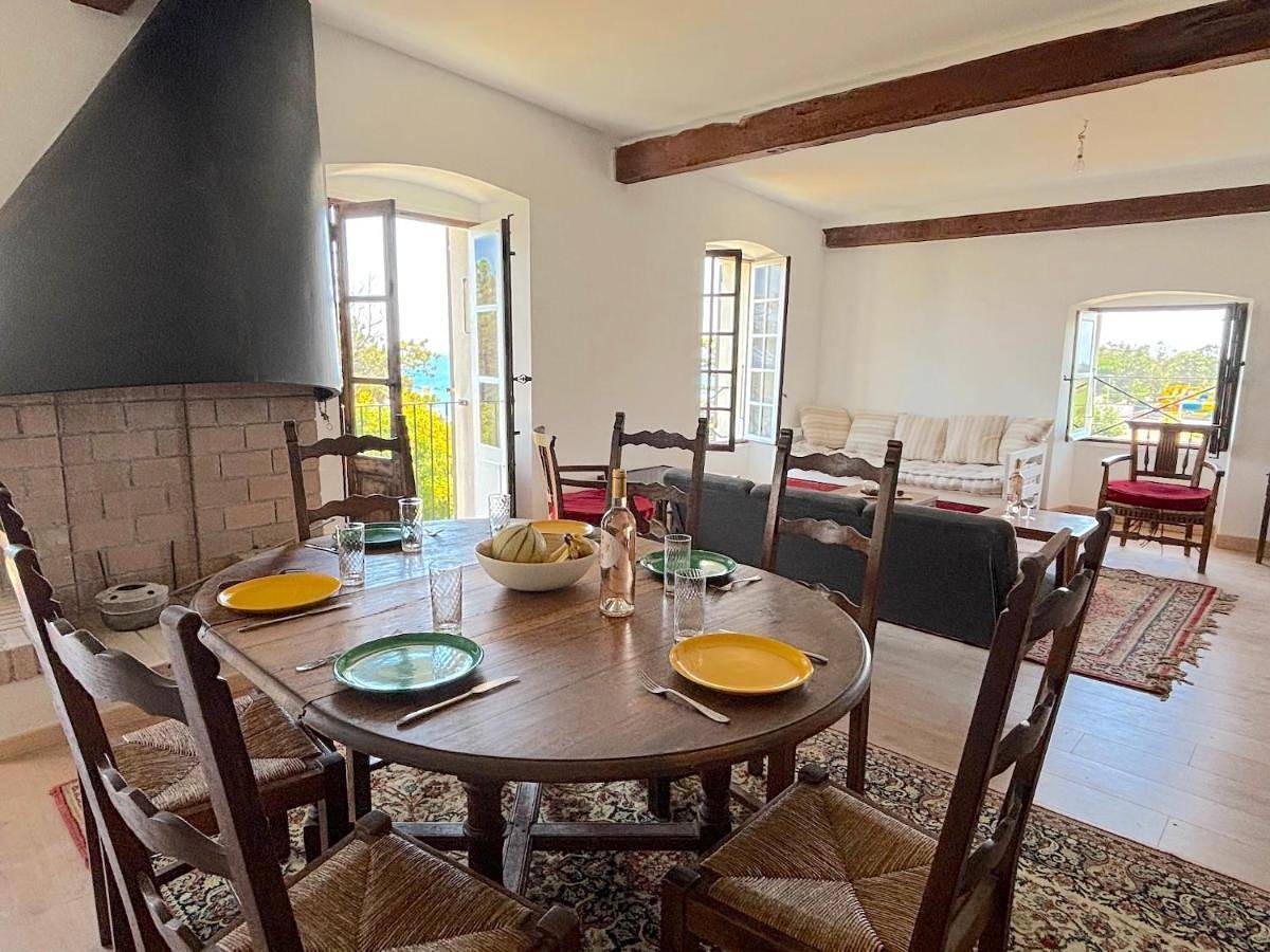 Appartement entier, Three-Bedroom Apartment with Sea View in Aléria, Arrondissement de Corte