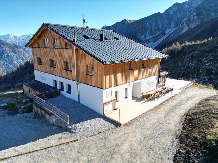 Hotel für 3 Personen, mit Terrasse und Sauna sowie Ausblick und Garten in Brenner
