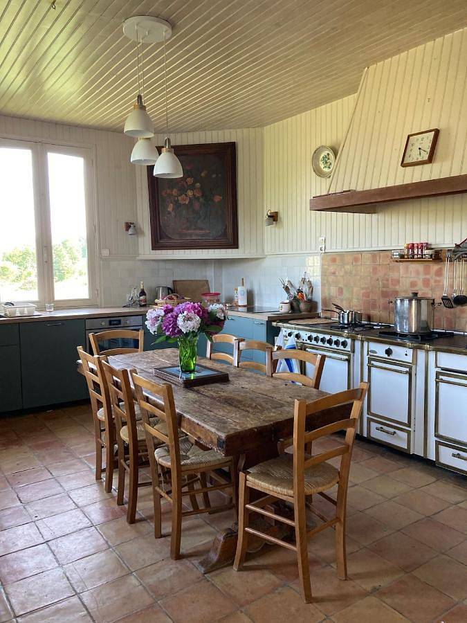 Location de vacances pour 12 personnes, avec piscine et vue ainsi que jardin et vue sur le lac à Beaumont-les-Autels - 2