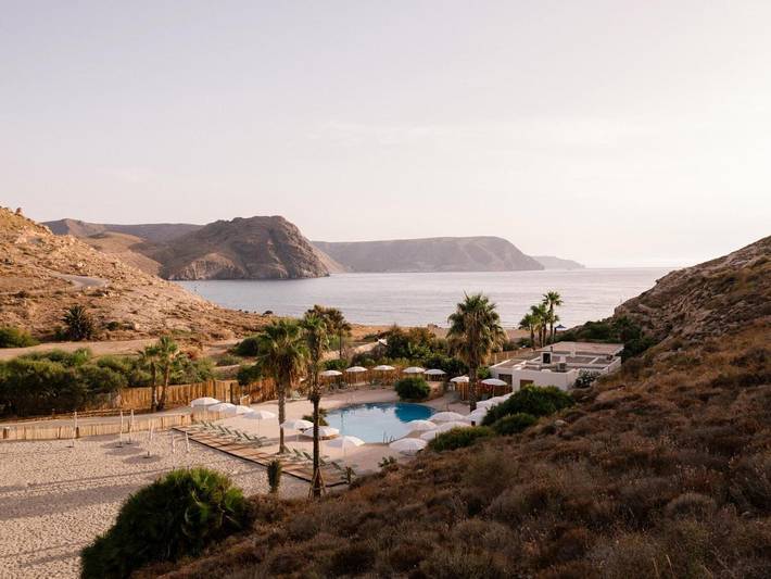 Apartamento para 2 personas, con Terraza además de Jardín y Piscina en Las Negras