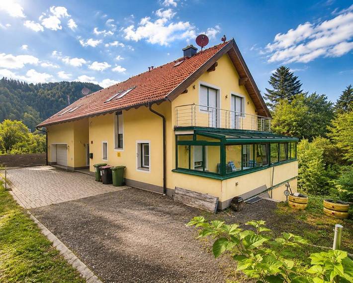 Ferienhaus für 7 Personen, mit Balkon und Terrasse sowie Ausblick