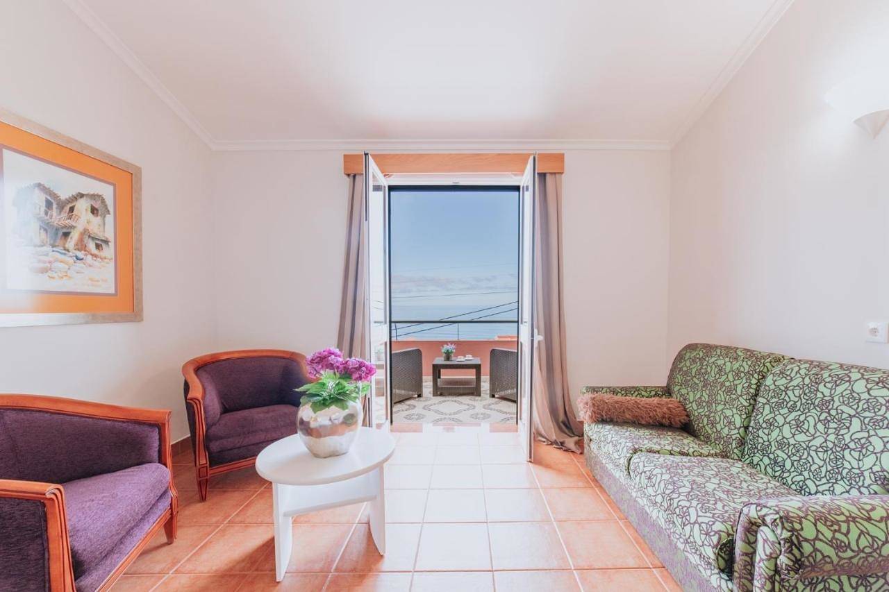 Villa Amore Accommodation by Amazing Madeira in Paul Do Mar, Madeira