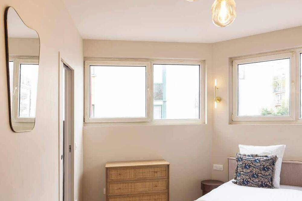 Entire apartment, Simonnot 5 - 2 in Le Pré-Saint-Gervais, Seine-Saint-Denis