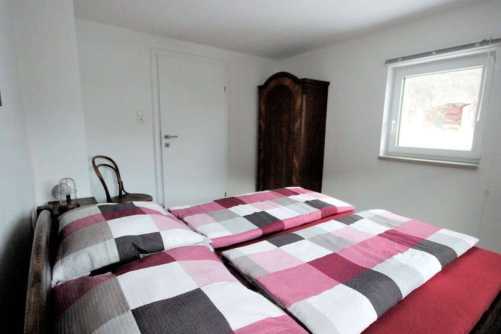 Ganze Wohnung, Schöne Wohnung für 4 Gäste mit  W-Lan, Tv und Balkon in Pians, Tiroler Oberland