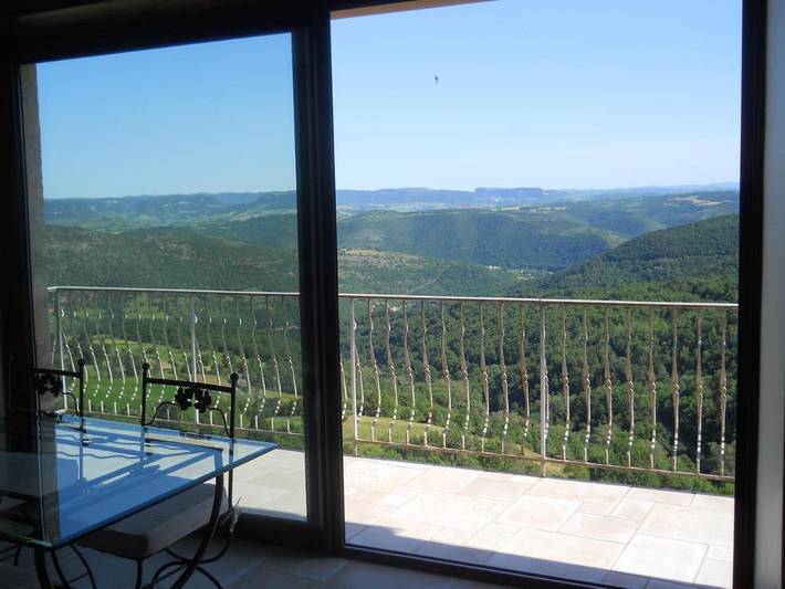 Location de vacances pour 4 personnes, avec vue et balcon à Montjaux