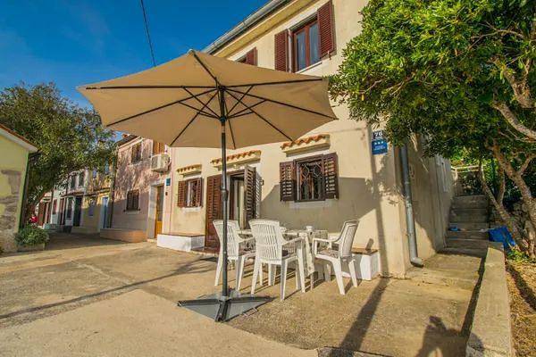 Ferienwohnung für 2 Personen, mit Garten und Terrasse, mit Haustier in Kvarner Bucht - 2