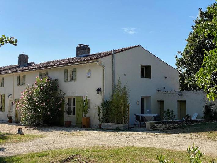 Location de vacances pour 4 personnes, avec piscine et jardin à Saint-Simon-de-Pellouaille - 2
