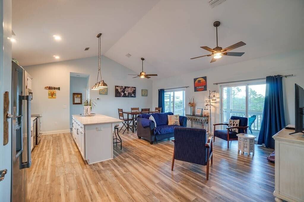 Sunny Paws in Cape San Blas