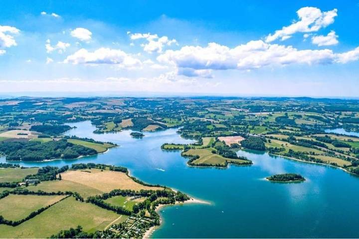Location de vacances pour 6 personnes, avec terrasse ainsi que vue et jardin dans Lac de Pareloup - 3