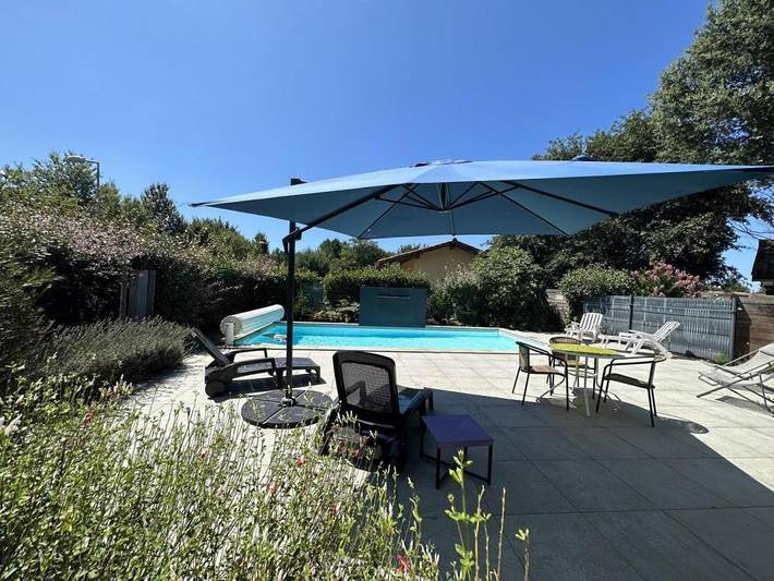 Gîte pour 6 personnes, avec terrasse ainsi que piscine et jardin à Linxe - 2