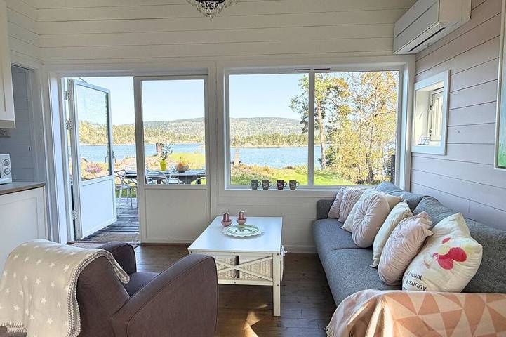 Seaside Summer House with Stunning Oslofjord Views - Private & Peaceful in Røyken