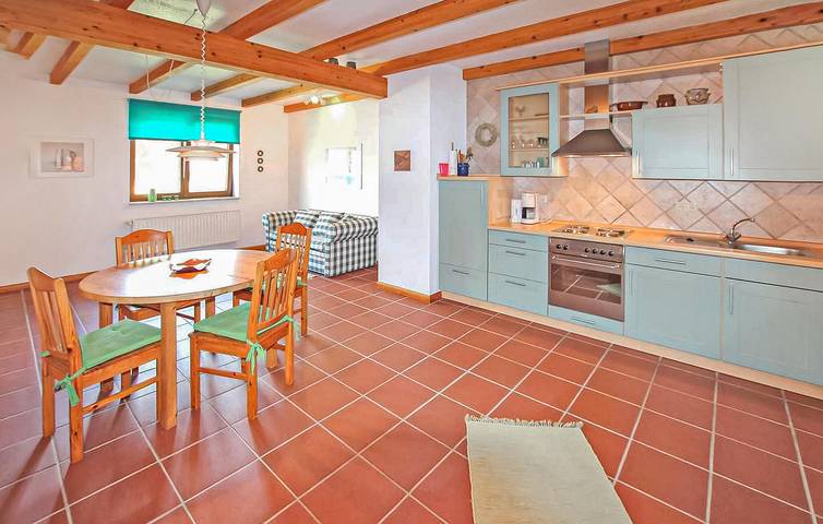 Ganze Ferienwohnung, Rückzugsort mit Seeblick: Gemütliches Apartment mit Parkplatz und TV in Roggentin (Mirow), Mirow