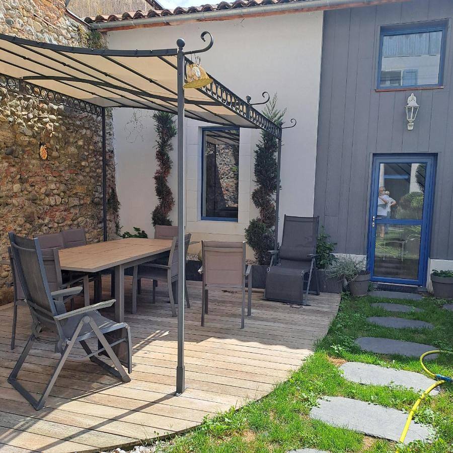 Appartement entier, Two-Bedroom Apartment in Saint-Gaudens, Haute-Garonne