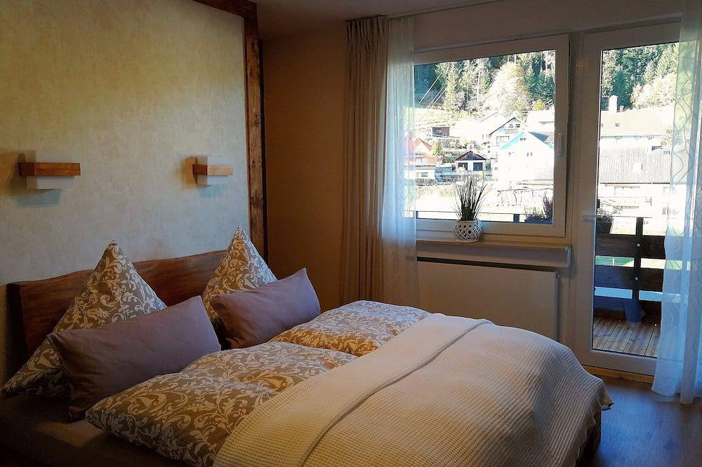 Ganze Wohnung, Neu! exklusive gemütliche Ferienwohnung mit Kachelofen in Enzklösterle, Nordschwarzwald