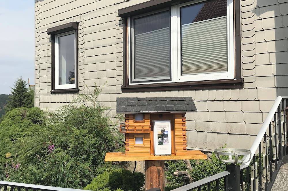 Cozy vacation home with 2 separate living units in the Thuringian Forest in Gehlberg, Rennsteig (weg)