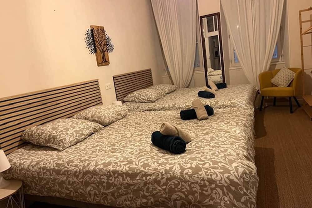 Entire apartment, The Family Room in Aubusson, Aubusson region