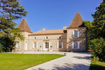 Château pour 12 personnes, avec terrasse ainsi que piscine et jardin dans le Lot-et-Garonne