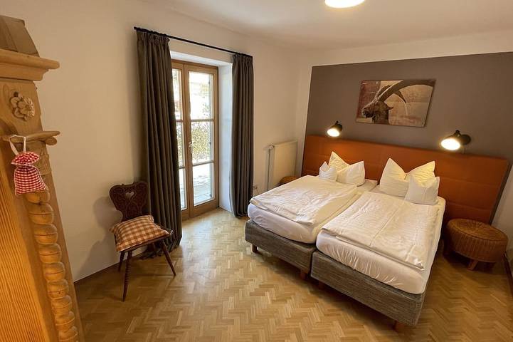 Appartement entier, Appartement ensoleillé de 100 m² pour 4 personnes, jardin, garage / près du lac in Bad Wiessee, Alpes bavaroises