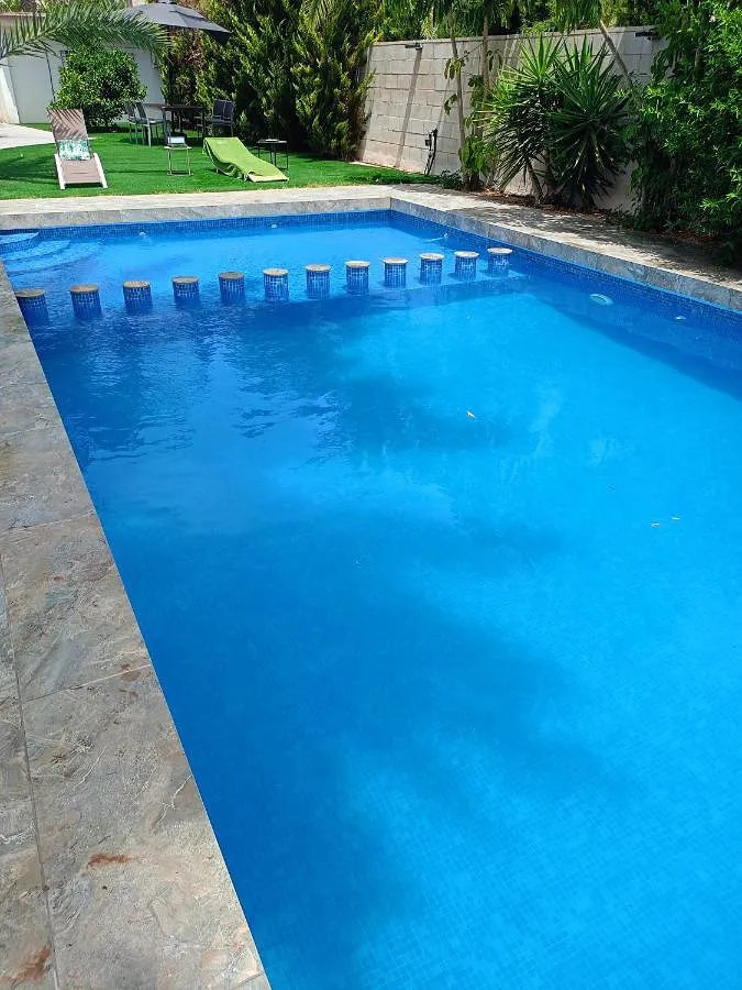 Casa de vacaciones para 5 personas, con vistas además de piscina y jardín - 1