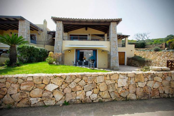 Ferienhaus für 9 Personen, mit Garten und Ausblick, kinderfreundlich in Lu Miriacheddu