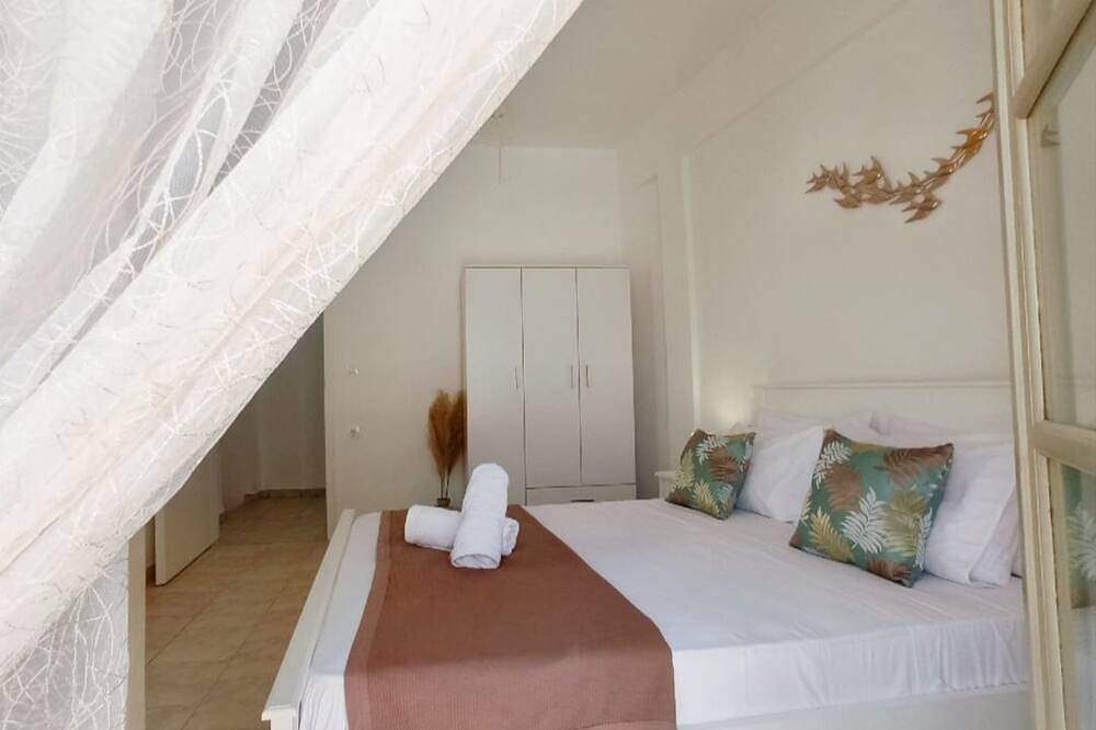 Sonia`s luxury apartment with jacuzzi in Kamilari, Iraklio-Heraklion und Umgebung