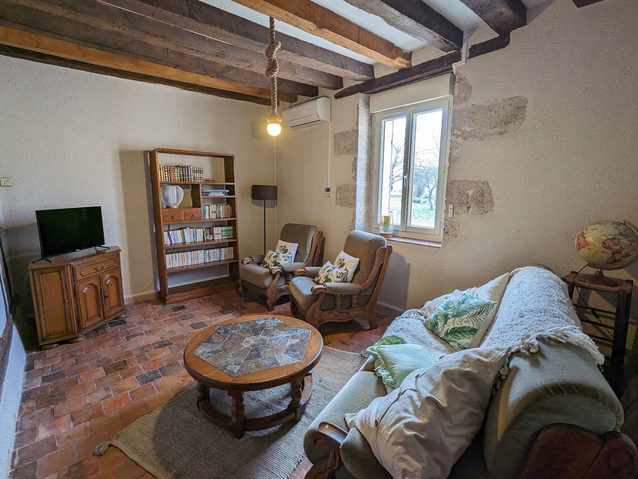 Encantadora casa en el bosque: 4/6 pers, naturaleza, relax, aparcamiento, mascotas bienvenidas in Saint-Firmin-sur-Loire, Región de Montargis