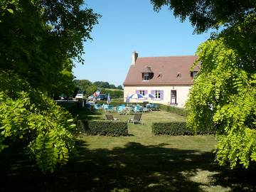Gîte pour 14 personnes, avec jardin et terrasse à Épineu-le-Chevreuil
