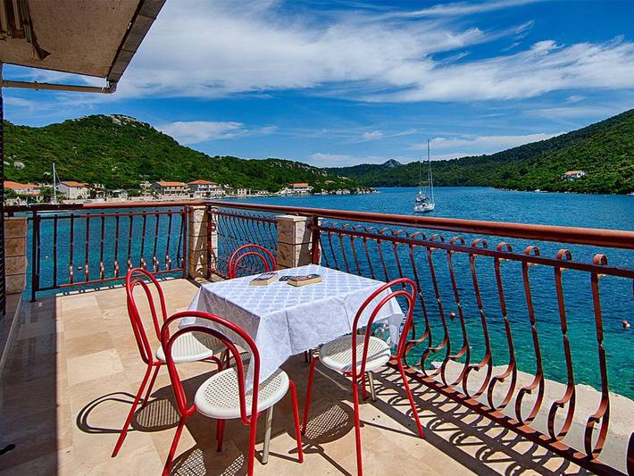 Gîte pour 4 personnes, avec balcon, adapté aux familles dans Lastovo - 4