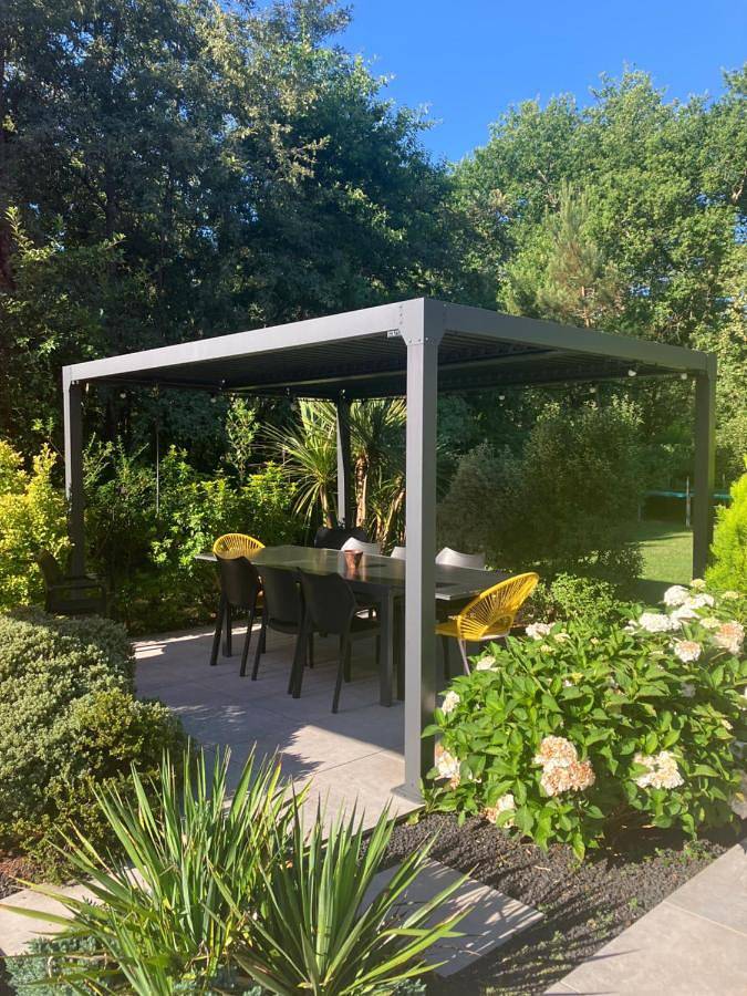 Location de vacances pour 10 personnes, avec jardin ainsi que vue et piscine à Léognan - 4