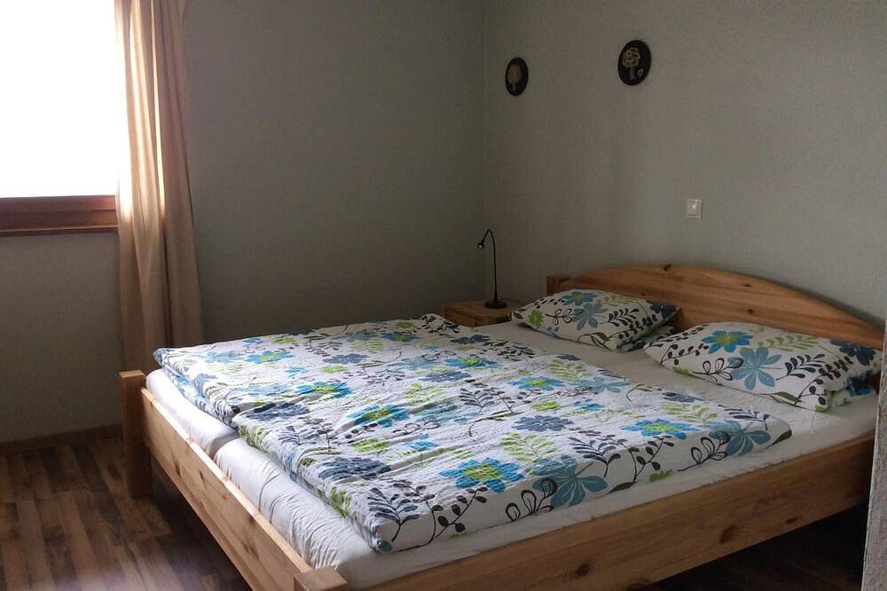 Ganze Wohnung, Barrierefreie Ferienwohnung mit herrlichem Ausblick in Roßbach, Rheinland-Pfalz