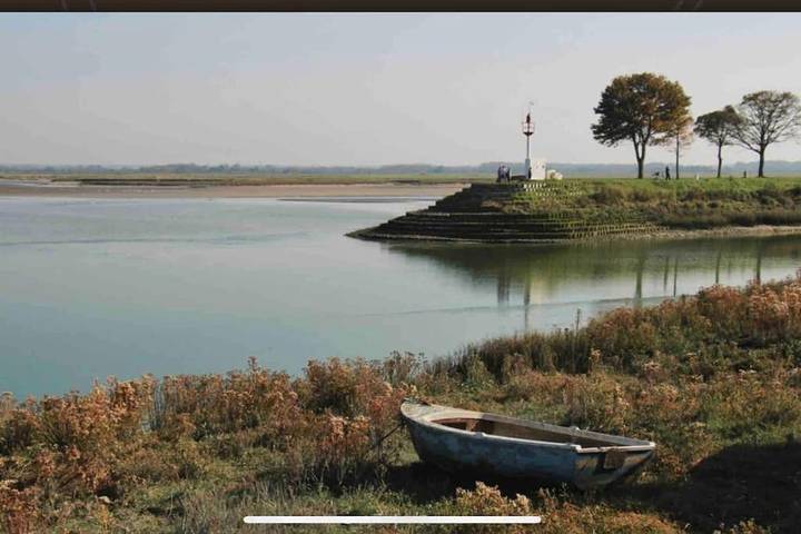 Location de vacances pour 6 personnes, avec vue sur le lac ainsi que jardin et vue, animaux acceptés dans Long - 4
