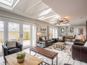Holiday Rental for 10 People in Drumnadrochit, Loch Ness, Photo 2
